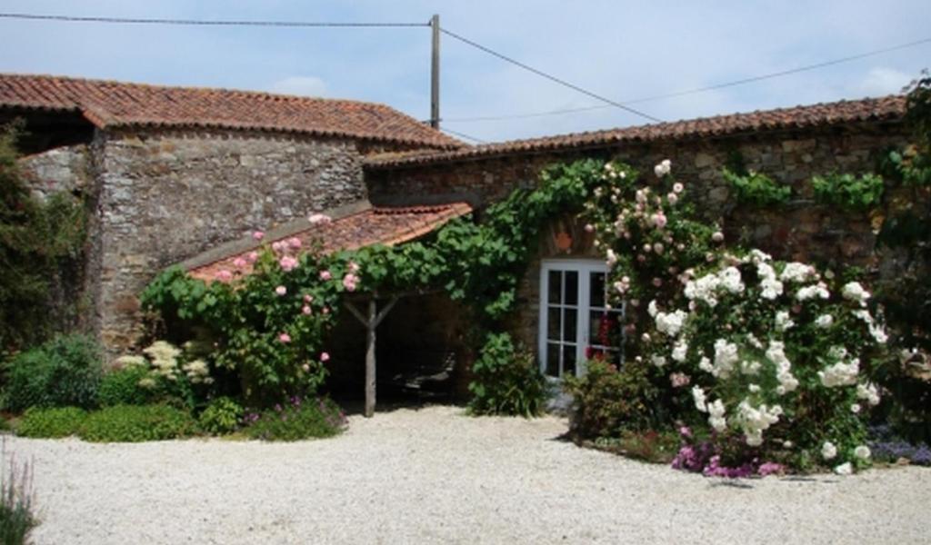 Relais De La Riniere Bed & Breakfast Le Landreau ภายนอก รูปภาพ