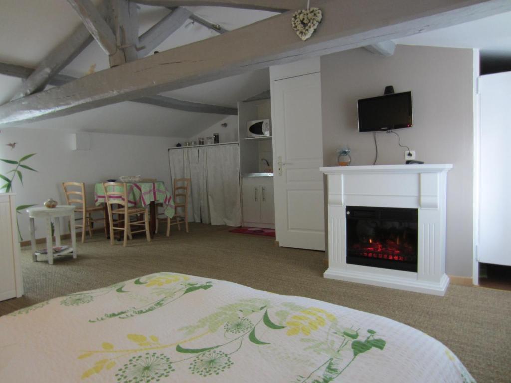 Relais De La Riniere Bed & Breakfast Le Landreau ภายนอก รูปภาพ