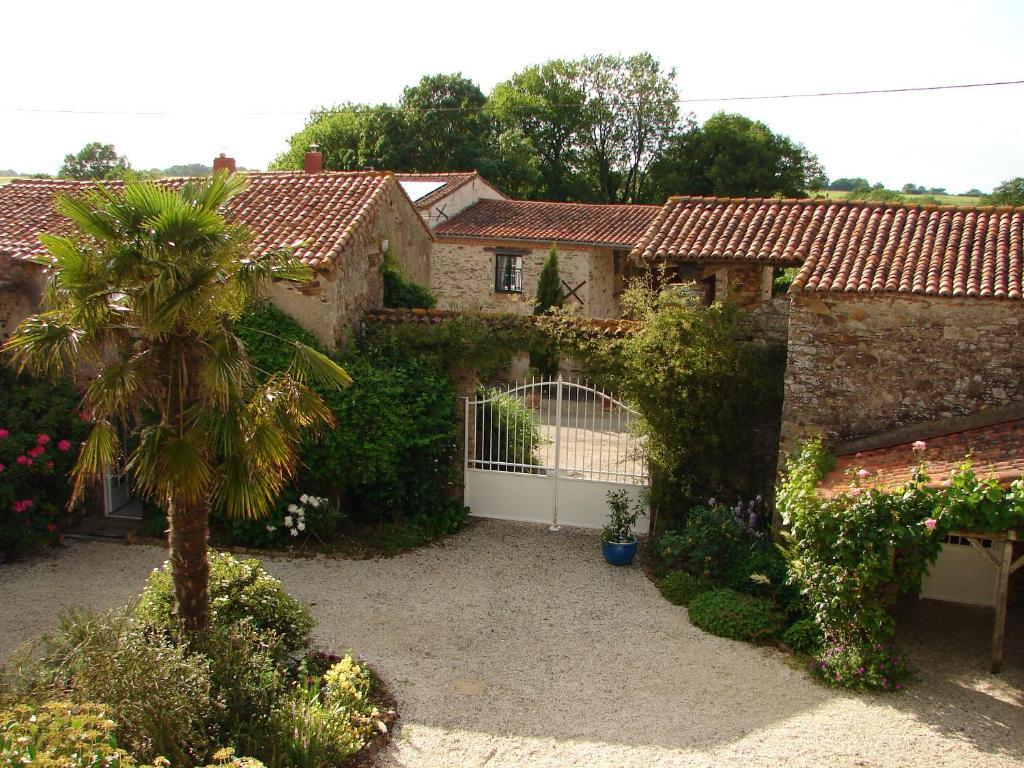 Relais De La Riniere Bed & Breakfast Le Landreau ภายนอก รูปภาพ